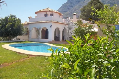 gut eingerichtete Villa in Denia
