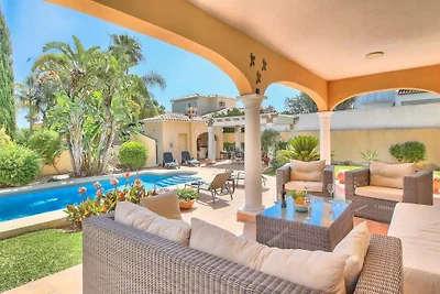 traumhaftes Chalet mit Privatpool