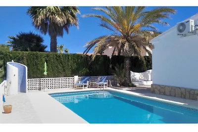 Privatvilla mit Pool und Meerblick