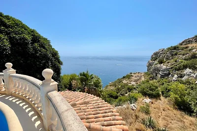 Villa in Panoramalage mit Pool
