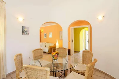 Villa mit Pool nur 1 Km zum Strand