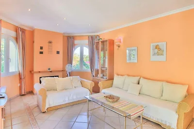Villa mit Pool nur 1 Km zum Strand