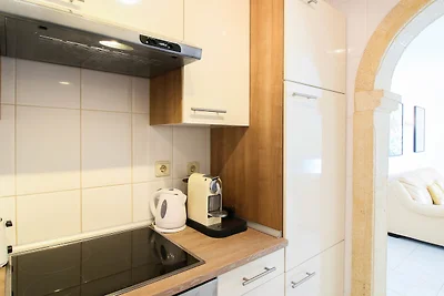 Villa mit Privatpool in Stadtnähe