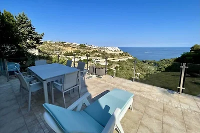 Meerblick - Panoramavilla mit Pool
