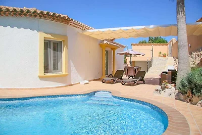 Meerblickvilla mit Pool