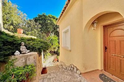 Villa con piscina e vista mare