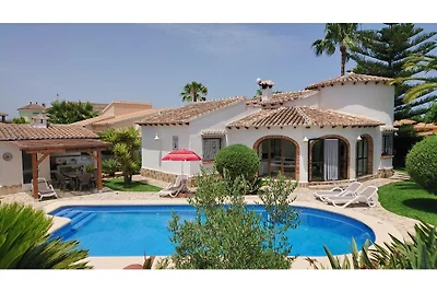 strandnahe Villa in Denia Pool