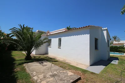 Ferienhaus am Meer mit Privatpool