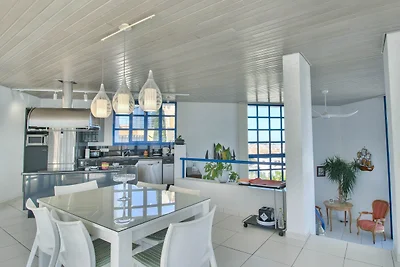 moderne Villa mit schönem Meerblick