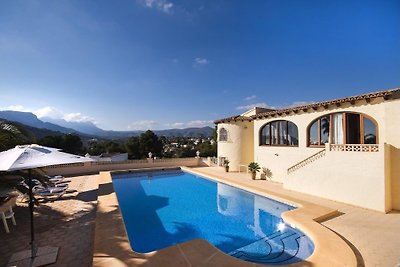 Villa mit extra großem Pool