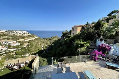 Meerblick - Panoramavilla mit Pool