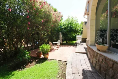 Villa mit Klimaanlagen und Pool