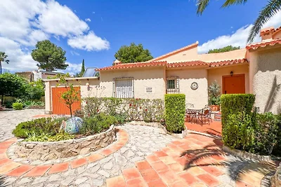 Villa mit Privatpool und Meerblick