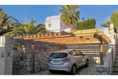 Privatvilla mit Pool und Meerblick