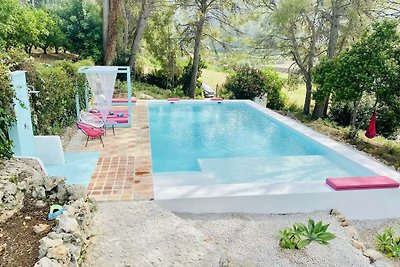Landhaus-Villa mit Pool