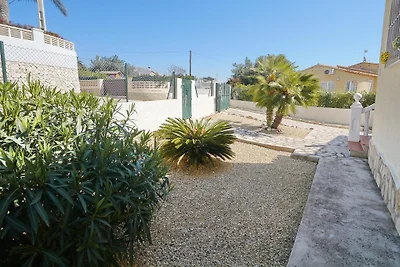 strandnahe Villa mit privatem Pool