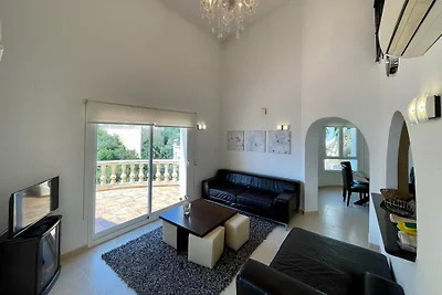 Villa in Panoramalage mit Pool