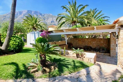 Villa mit Klimaanlagen und Pool