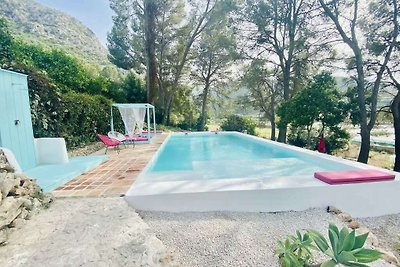 Landhaus-Villa mit Pool