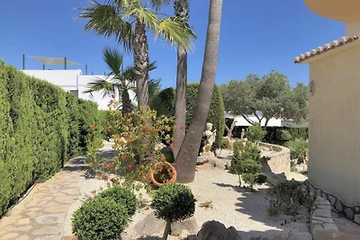 Villa con piscina e vista mare