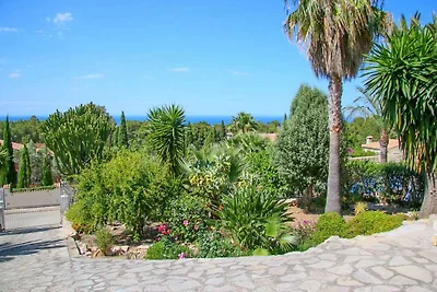 Meerblickvilla mit Pool