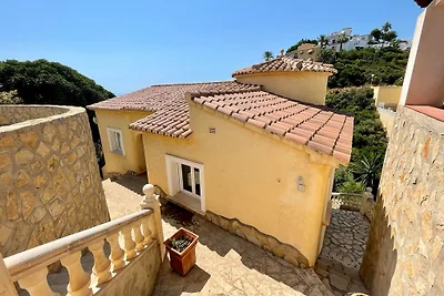 Villa in Panoramalage mit Pool