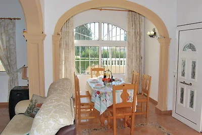 Haus mit besonders grossem Pool
