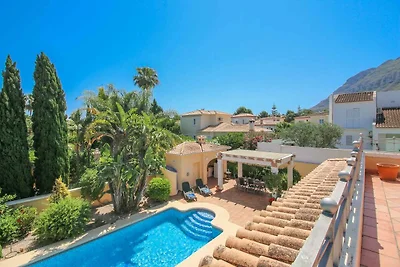 traumhaftes Chalet mit Privatpool