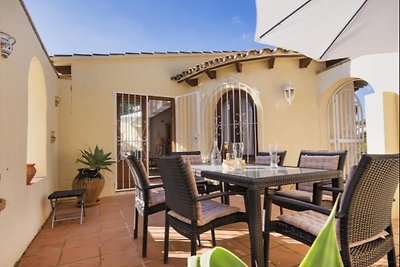 Villa mit extra großem Pool