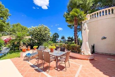 Villa mit Privatpool und Meerblick