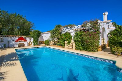 Villa mit Privatpool und Minigolf