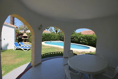 Ferienhaus am Meer mit Privatpool