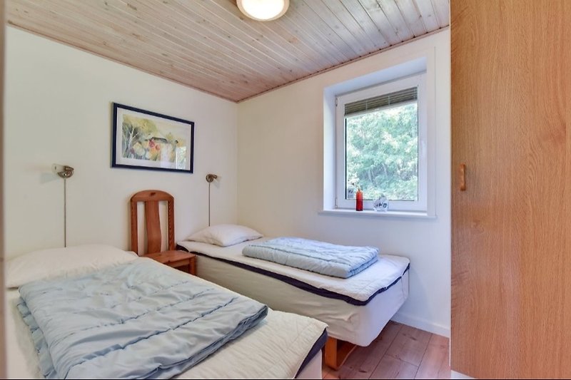 Schlafzimmer 4 mit  2 x Einzelbetten (80x200)