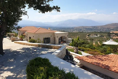 Villa Mila, Villa 5*