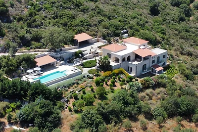 Villa Mila, Villa 5*