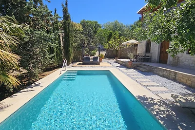 Natursteinvilla Sifina,  mit Pool