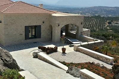 Villa Mila, Villa 5*