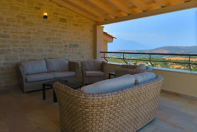 Villa Mila, Villa 5*