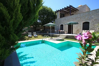 Natursteinvilla Preveli mit Pool