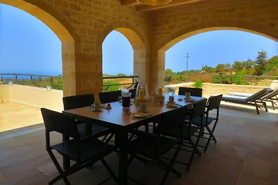Villa Mila, Villa 5*