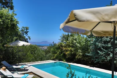 Villa in pietra naturale Sifina, con piscina