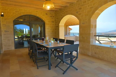 Villa Mila, Villa 5*
