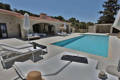 Villa Petra con piscina grande