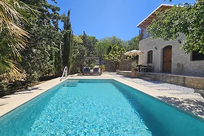 Natursteinvilla Sifina,  mit Pool