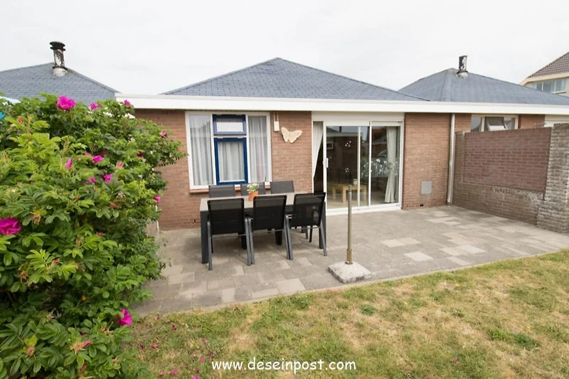 Bungalow voor 6 pers. Omheinde tuin.