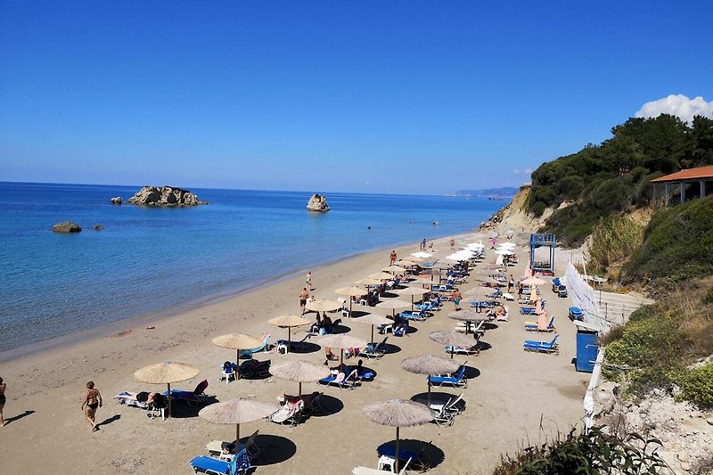 Prassoudi Beach