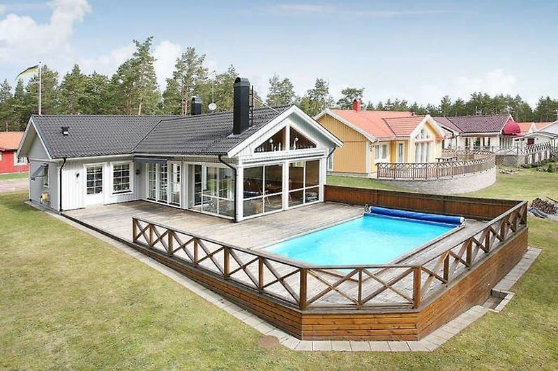 Meer + Pool + Sauna - Jetzt Ferien auf Oknö in der Villa Saltkråkan buchen