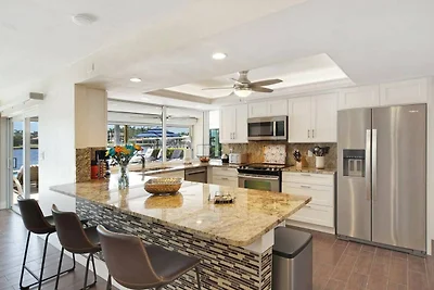 (**NEW**) Villa Romantica Cape Coral