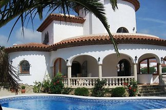 Exkl. Villa mit Pool/ Klima u. WLan