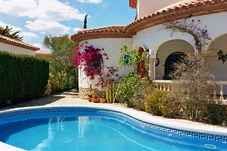Exkl. Villa mit Pool/ Klima u. WLan